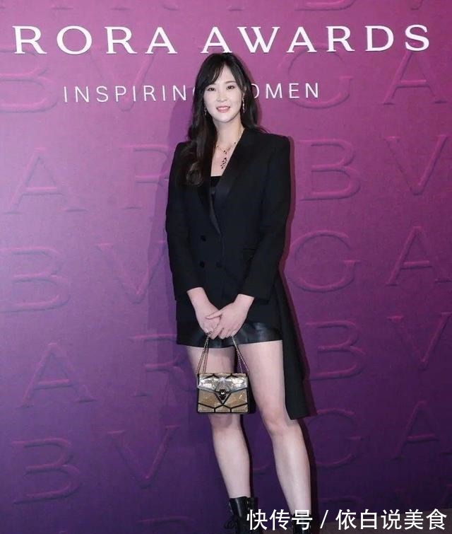 女排|前女排队队长惠若琪，高调亮相时装周，谁知却被网友批不伦不类！