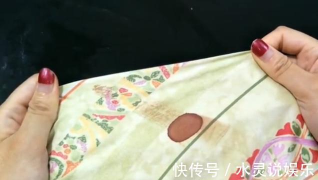 血渍|床单沾上血渍难清洗，只要拿它搓一搓，血渍全洗掉不留一点痕迹