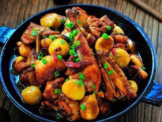 美食:栗子扒全鸡,泡椒鸡片,五花肉炒腐竹,青椒炒香干