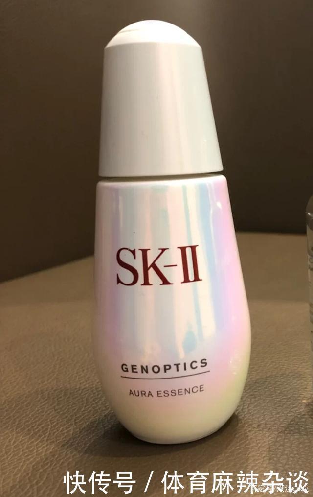 怎样淡化脸上的雀斑分享5款好用的淡斑精华,淡斑嫩肤还美白