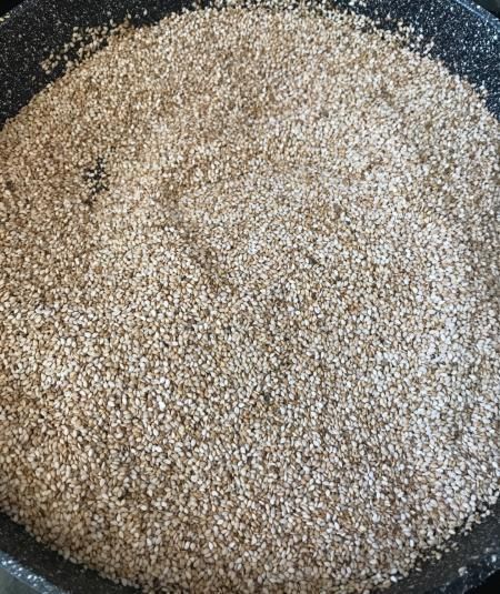 想吃芝麻酱不用买，5块钱自制1大瓶，纯正无添加，做法还简单