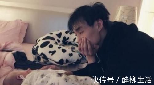 睡眠|“不靠谱”奶爸带娃,哄孩子睡觉自己却先睡着,女儿反应很暖心