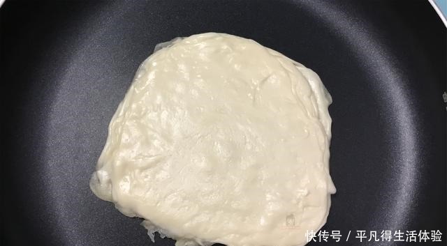 原来烤鸭饼是这么做出来的,按照春饼这么做,快捷还皮薄如纸