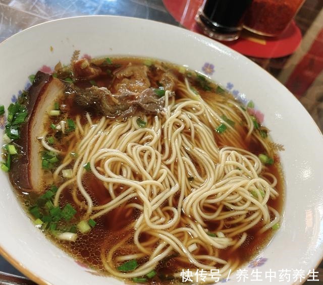  南浔三张桌子的百年老店，味道一绝！