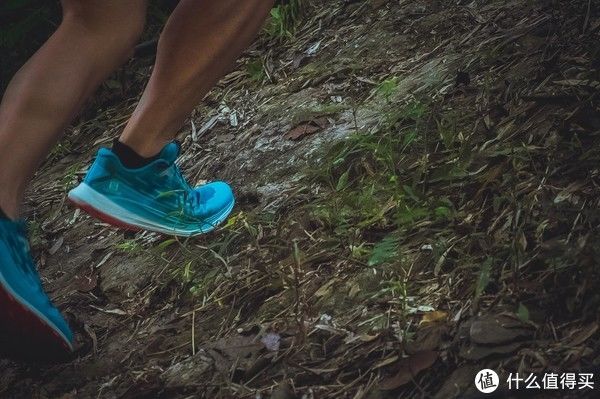 glide 我今年最期待的越野跑鞋，没有之一——Salomon Ultra Glide长距离越野跑鞋
