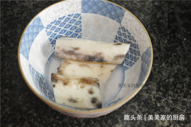 春吃韭菜夏吃瓜，秋天吃此物！锅里一蒸香甜软糯，空口就能吃一盘！