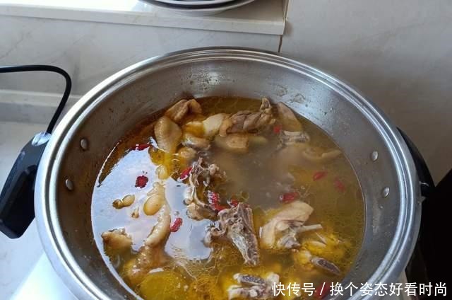 炖鸡汤|1只鸡2道菜,个个好吃又简单,沸腾了朋友圈,网友宝藏吃货