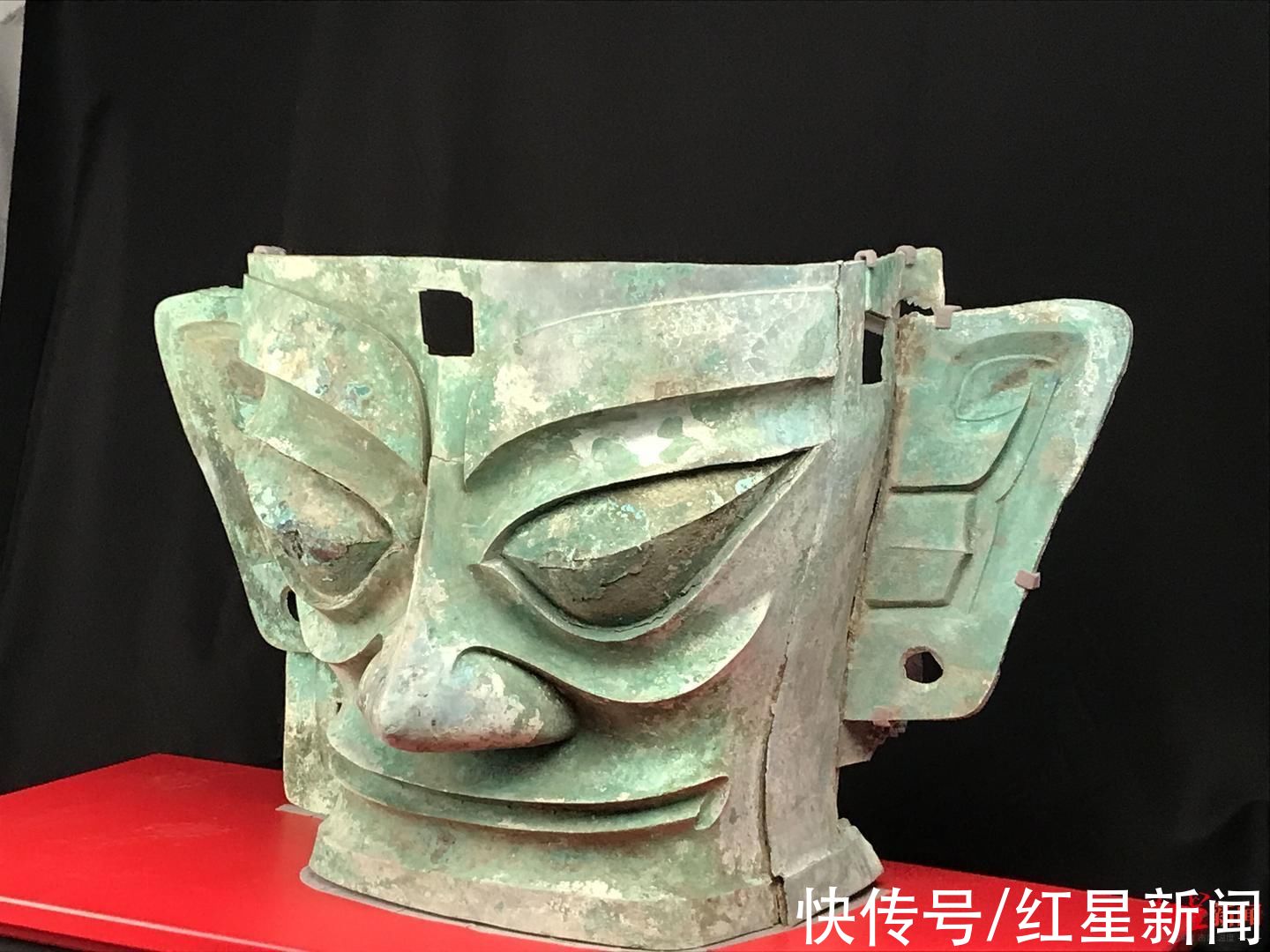 元宵节|?惊艳亮相春晚后，三星堆青铜大面具“回家”，元宵节首次正式展出