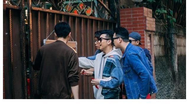 今晚见!“大湾仔”陈小春张智霖谢天华梁汉文林晓峰全员集结开排挡