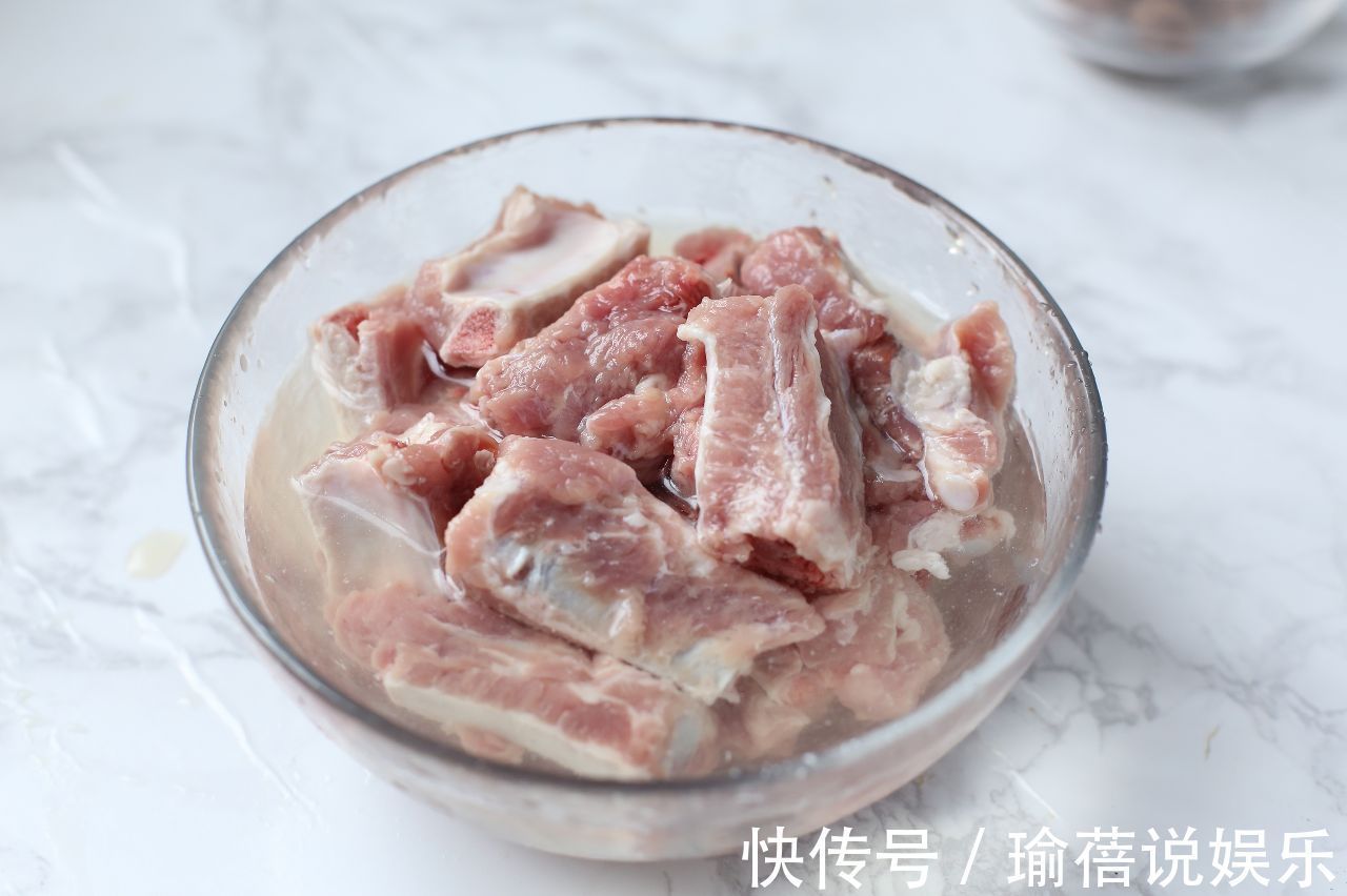 烧排骨时加些它,酸甜开胃不油腻,好吃到舔盘!