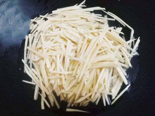 风赋|它被称为“水中参”,含有17种氨基酸,搭配鸡蛋和虾仁,开胃下饭