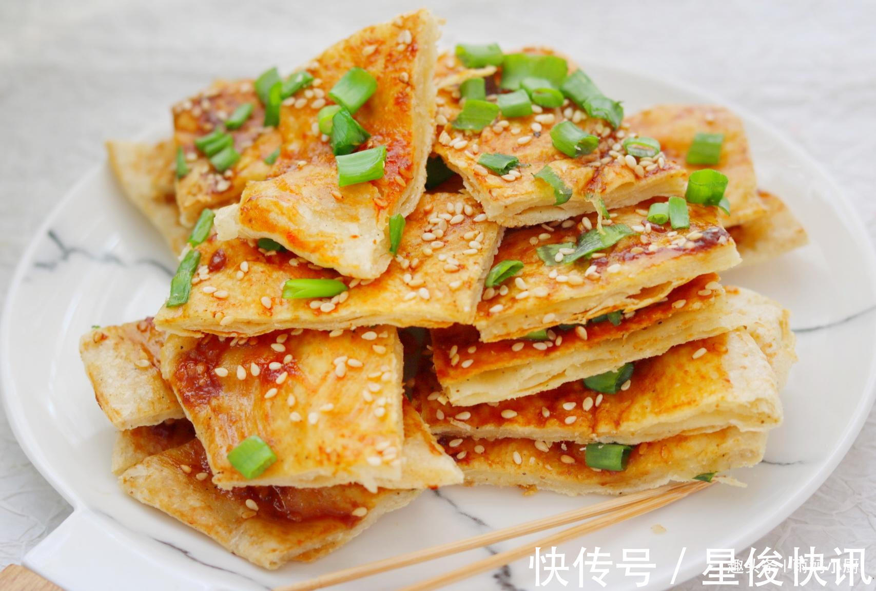 想吃酱香饼别再买了，一口锅在家自己做，外酥里嫩，酱香浓郁