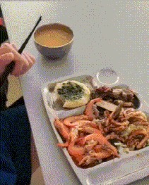 |搞笑GIF趣图：英语考试，我碰到个单词不会，偷偷传纸条给哥们