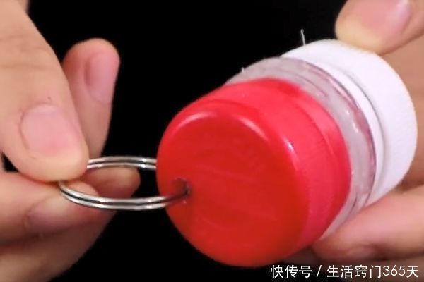 出门记得带2个塑料瓶盖,这作用真厉害,解决了很多人的大烦恼!