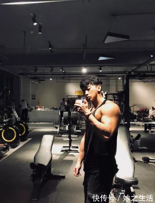 王浩洋|掉肌肉小毛睿变身龙战队成员，这个小伙够强