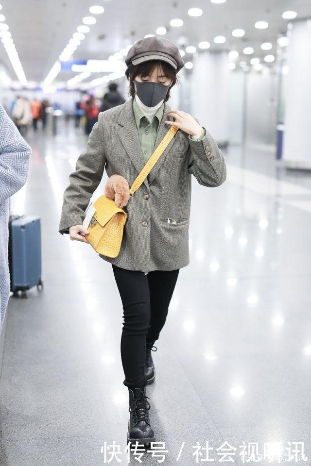 大衣里面搭什么不如学学这4种叠穿方法,承包你的秋冬时髦感