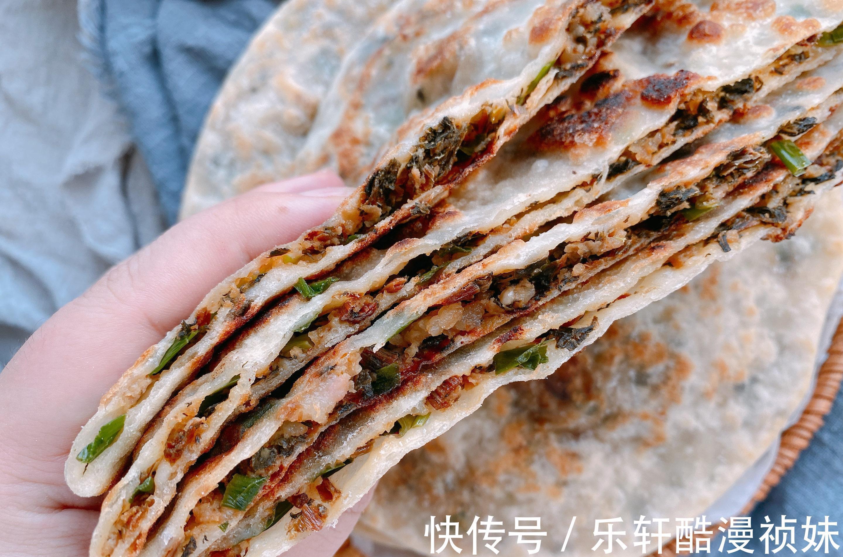 松软|浙江美食梅干菜饼,几十年老配方,馅料咸香,饼皮松软凉了也不硬