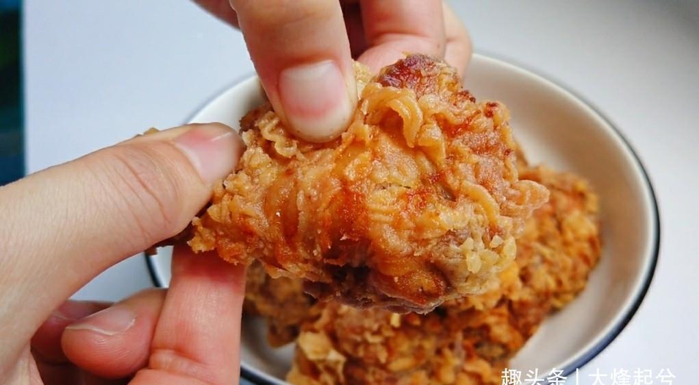 炸鸡粉|不用面包糠，不用炸鸡粉，教你炸鸡腿简单好吃的做法，一看就会