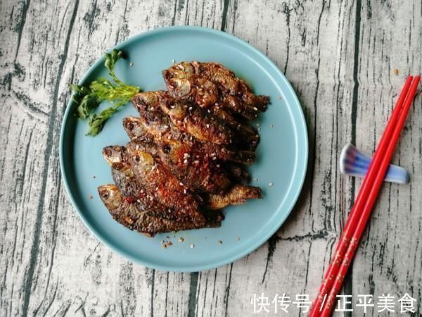 鱼腥的“克星”是它，不是葱和姜，做鱼时加一点，鱼肉鲜嫩无腥味