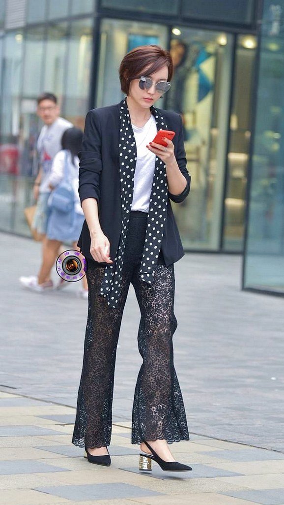 够经过|西装外套搭配阔腿裤,穿出性格女人味