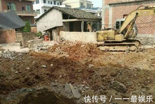 盖房|堂哥花20万盖房,盖一半没钱了,直接入住毛坯房,被全村人嘲笑!