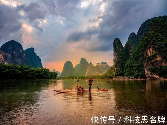 唐多令文#33首诗词写渔翁微风一动星斗动,我自船头读春秋