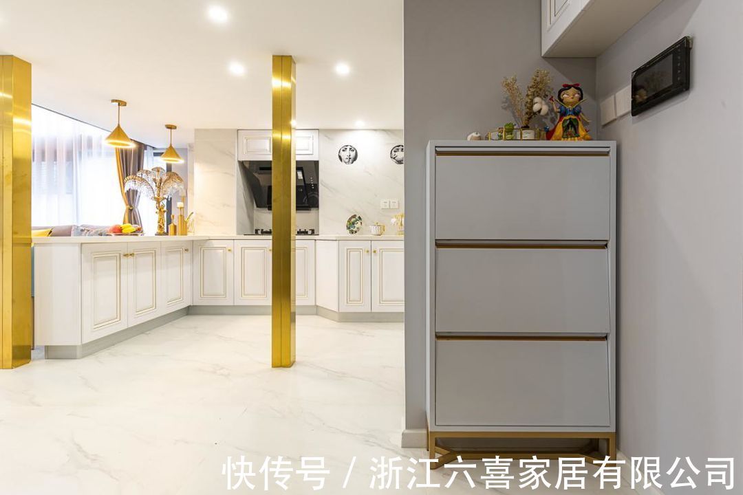 衣帽间|当时尚高级灰遇上粉色少女心,65㎡轻奢风打造理想的高品质居住空间
