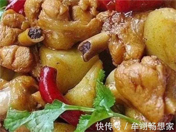 家常菜就要荤素搭配,吃着香,营养全,今天的菜一上桌,全家喜欢