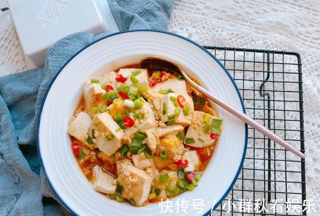 小葱|嫩豆腐最好吃的做法,经济实惠,简单2步,鲜香滑嫩拌饭真的绝了