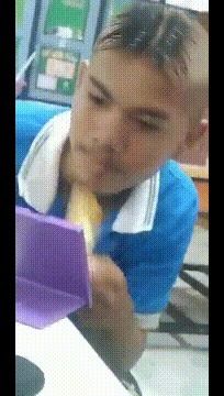 |搞笑GIF:一群单身狗活该单身,都看不见妹子倒了吗