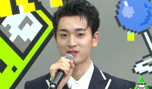 《创造营4》花絮，韩美娟摘掉假发不敢认，刘宇“爱豆脸”抢镜