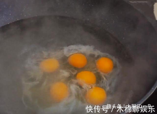 水煮荷包蛋,我只服这个做法,不散花不破皮,个个圆润又好吃