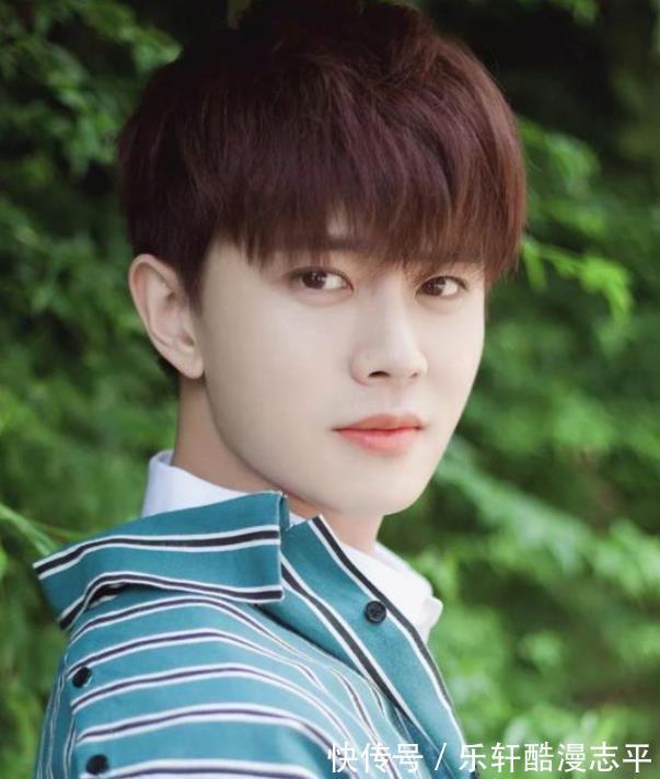 何炅|《極限挑戰(zhàn)寶藏行》開播,何洛洛真名上熱搜,曾被誤會是何炅親戚