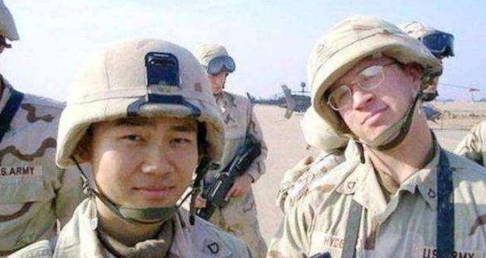 农夫与蛇&博士赵潘书,为入美籍在网络上诋毁中国,下场却很大快人心