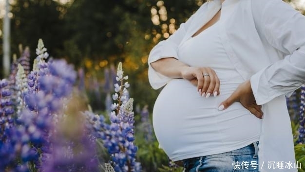 食补|孕期常常腿抽筋？提醒孕妈该补钙了！营养师：首先食补且牢记3点