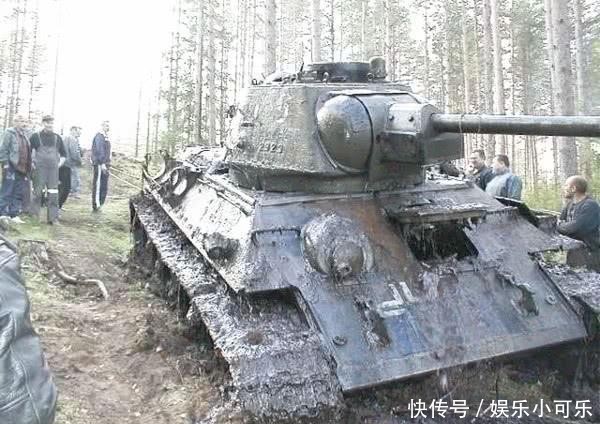 坦克|男孩连续3月观察确定水下有大型装备,结果捞上一辆27吨的坦克