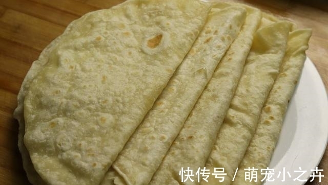 筋道|烙饼时，直接烙就大错特错了，多加这一步，饼柔软筋道，40秒两张