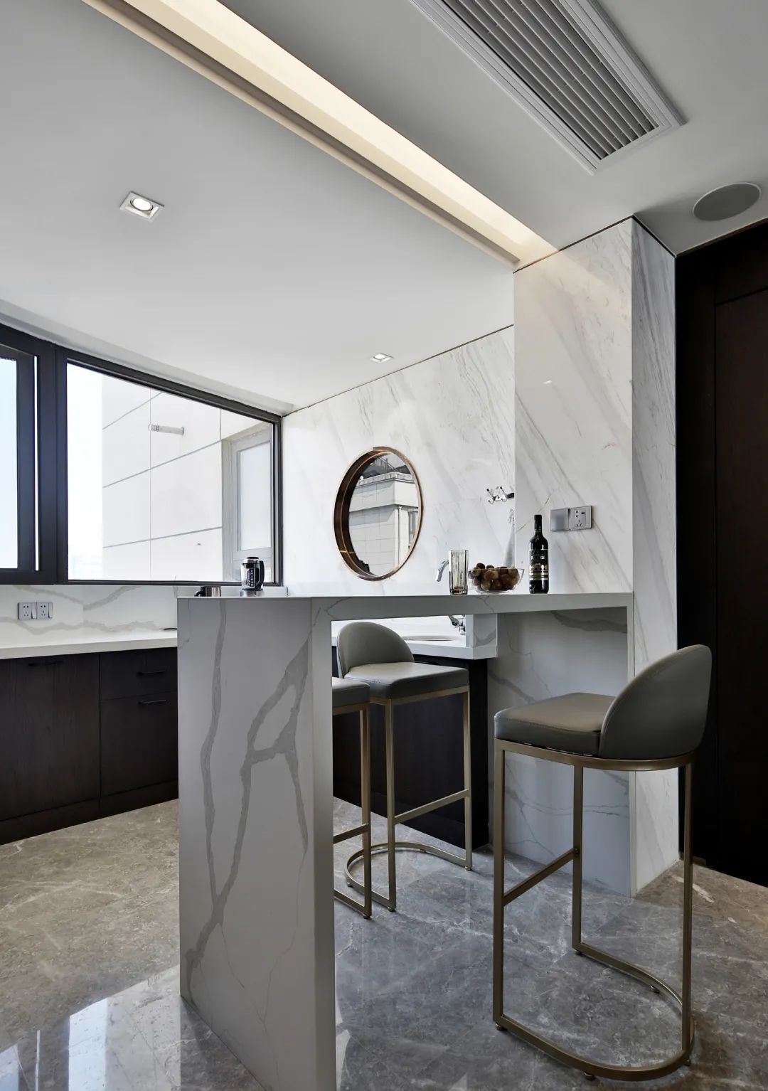 诗意|210㎡新中式,现代简雅舒适,中式端庄布置,营造禅意气质