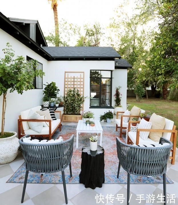 翻新|有个50㎡的大院子真是奢侈,种几棵树铺上草坪,带着孩子撒欢儿!