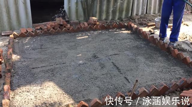 院子|老爸在家闲不住,用红砖铺院子,拼花效果比大理石还好看耐用