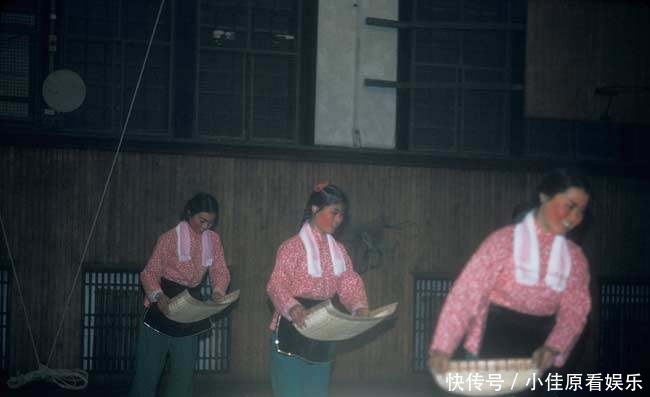 珍贵老照片：看看1972年的北大学生，再看现在的大学生，呵呵