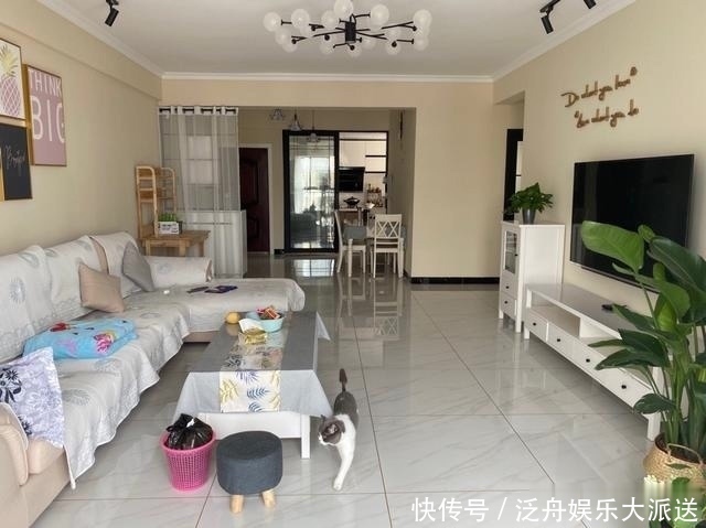 阳台|越来越多人不做吊顶,不做电视墙,看看她家装修,简约又漂亮