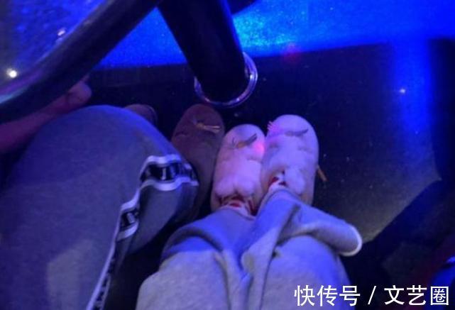 综艺|小鬼恋爱综艺中立人设翻车，称不怎么和女生单独吃饭，却被扒出与女生接吻照