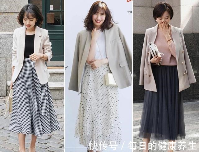 毛衣 秋冬季温柔轻熟风穿搭示范,温柔又有女人味,适合40岁女人穿!