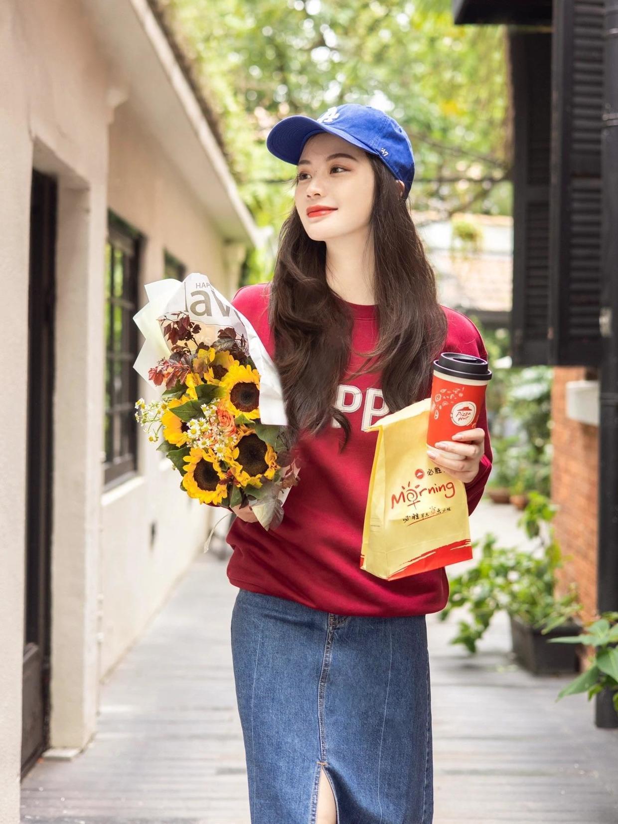 小姐姐|谁说冬日就穿不出活力感?元气卫衣来帮忙,让你秀出满满活力范