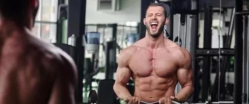 健美运动员|肌肉越大力量越大?明白几大因素,才知道肌肉男是否中看不中用