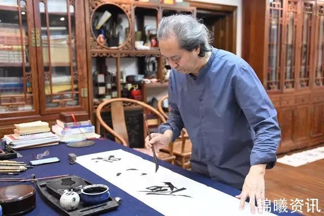 刘正成@国际书协主席刘正成,书法侧笔纷披,洋溢着“才子气”