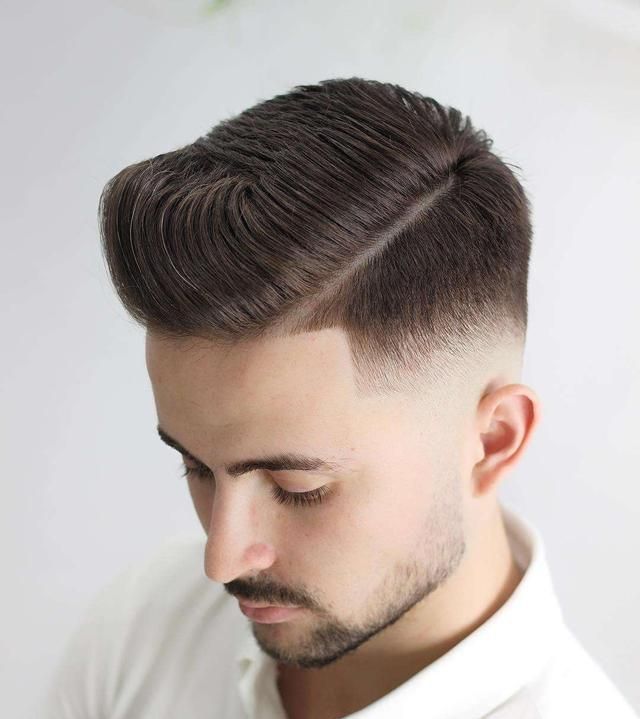 两边剃光的最帅气发型，干练利落又有范，好打理更有男人味