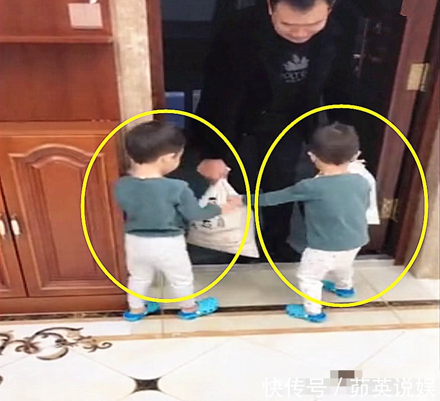 双胞胎|自从有了双胞胎小孙子,爷爷每天进门都是这场面,爸妈蒙了