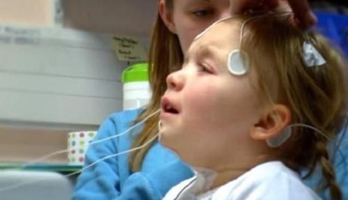 病症|3岁女童从小失眠,几乎不睡觉,医生束手无策,最后用一招解决